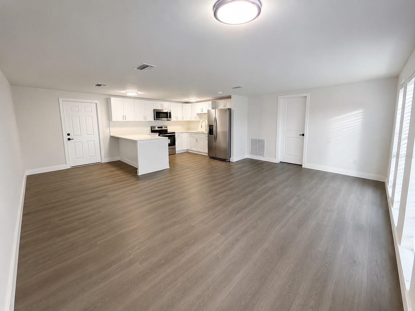 7035 PALISADE DR — photo 2