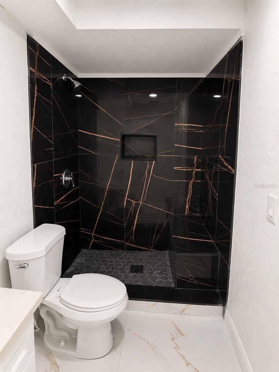 7035 PALISADE DR — photo 12