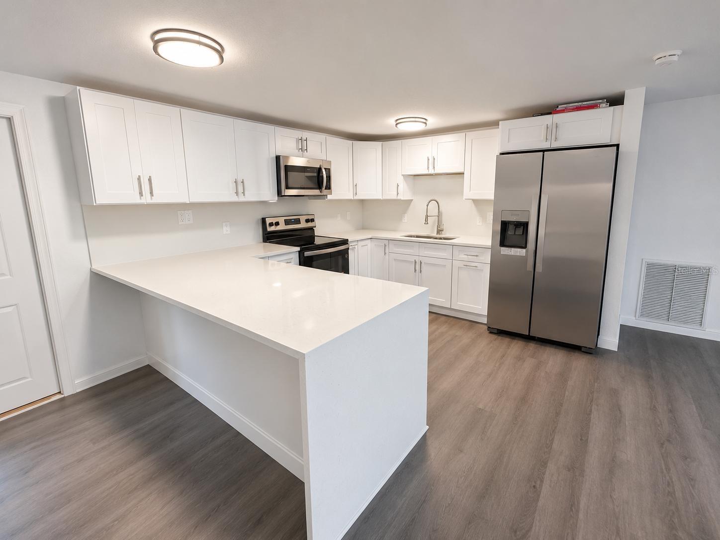 7035 PALISADE DR — photo 3