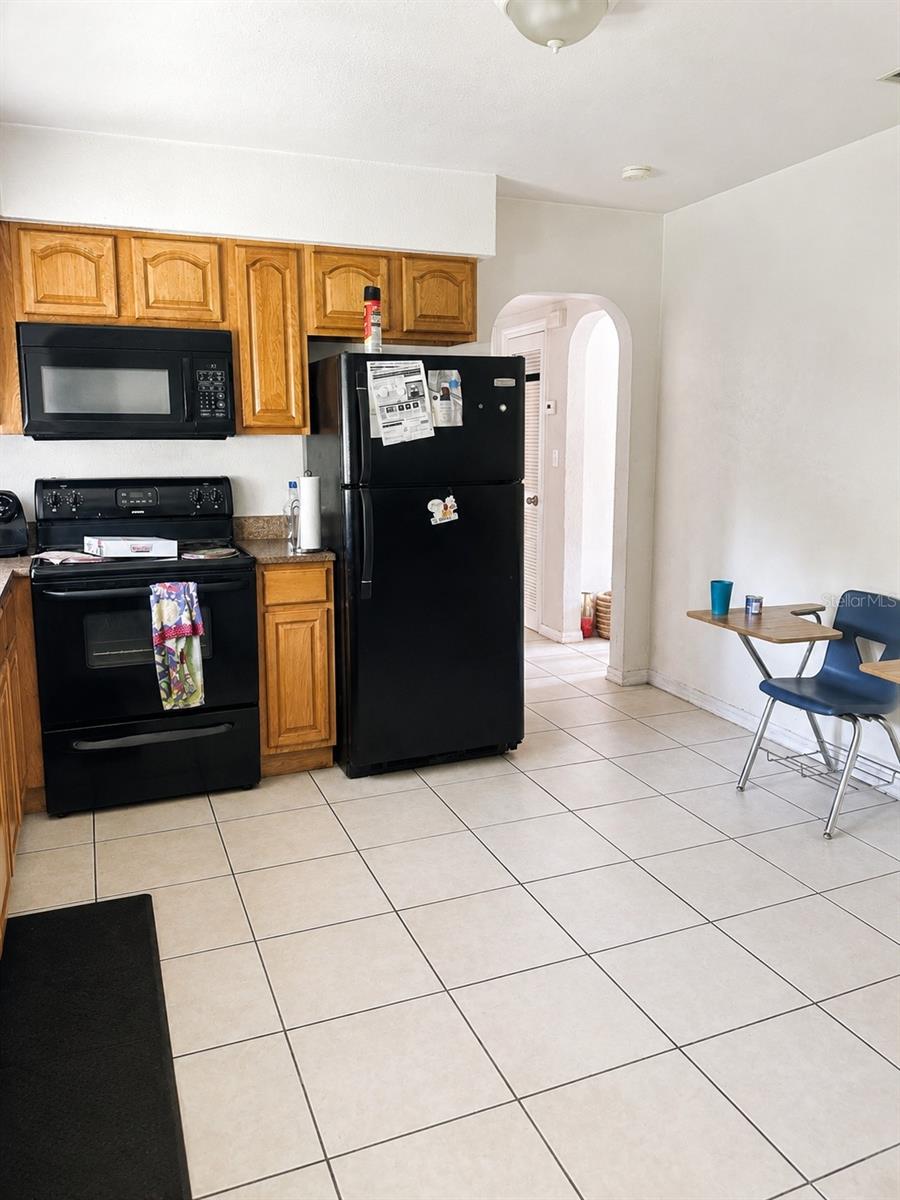 712 N CASTLE CT — photo 11