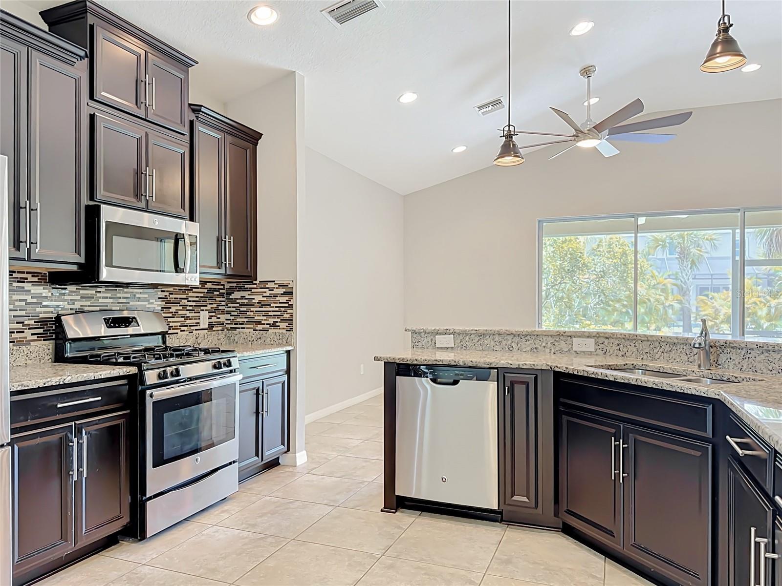 5766 MAYPOP CIR — photo 22