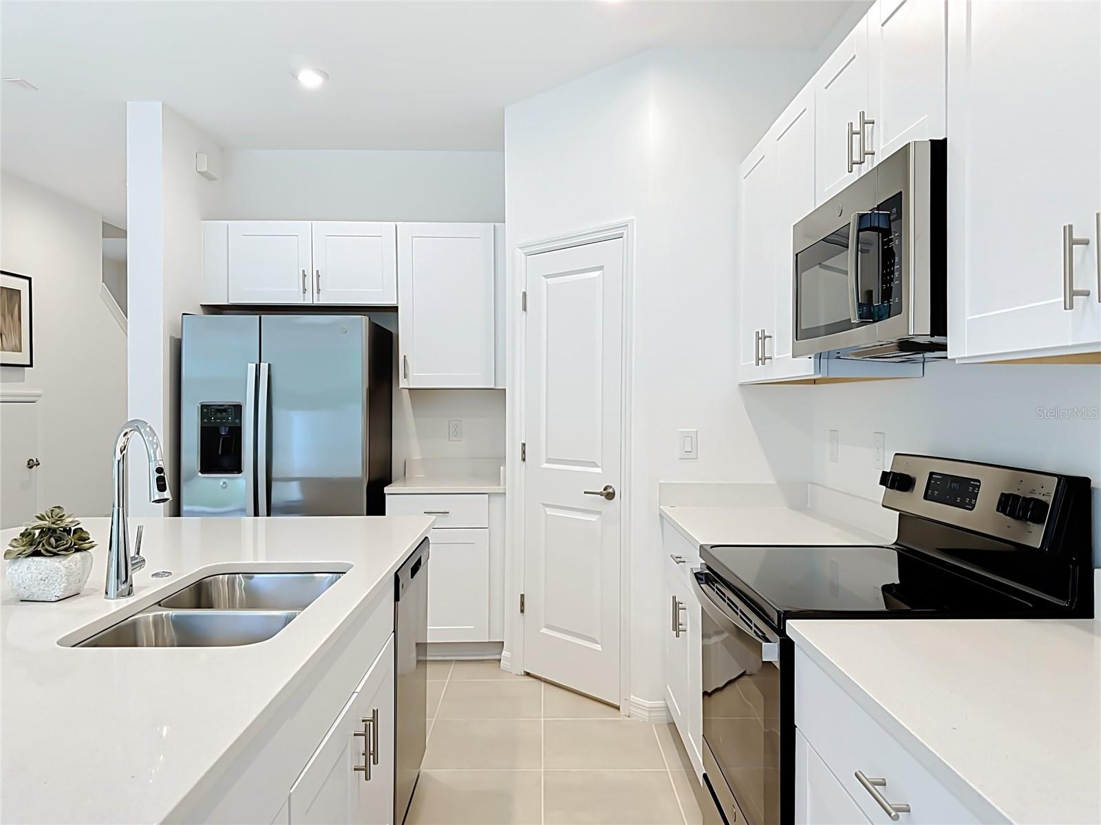 8429 LUNAR SKYE ST — photo 11
