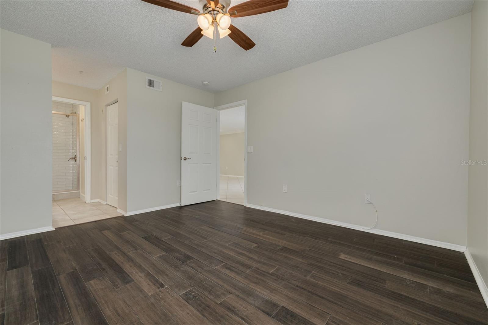 2400 FEATHER SOUND DR #914 — photo 25