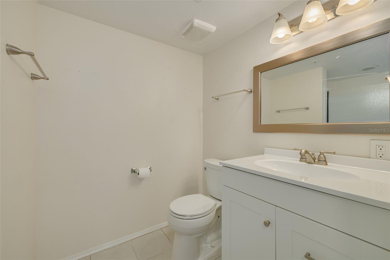 2400 FEATHER SOUND DR #914 — photo 30