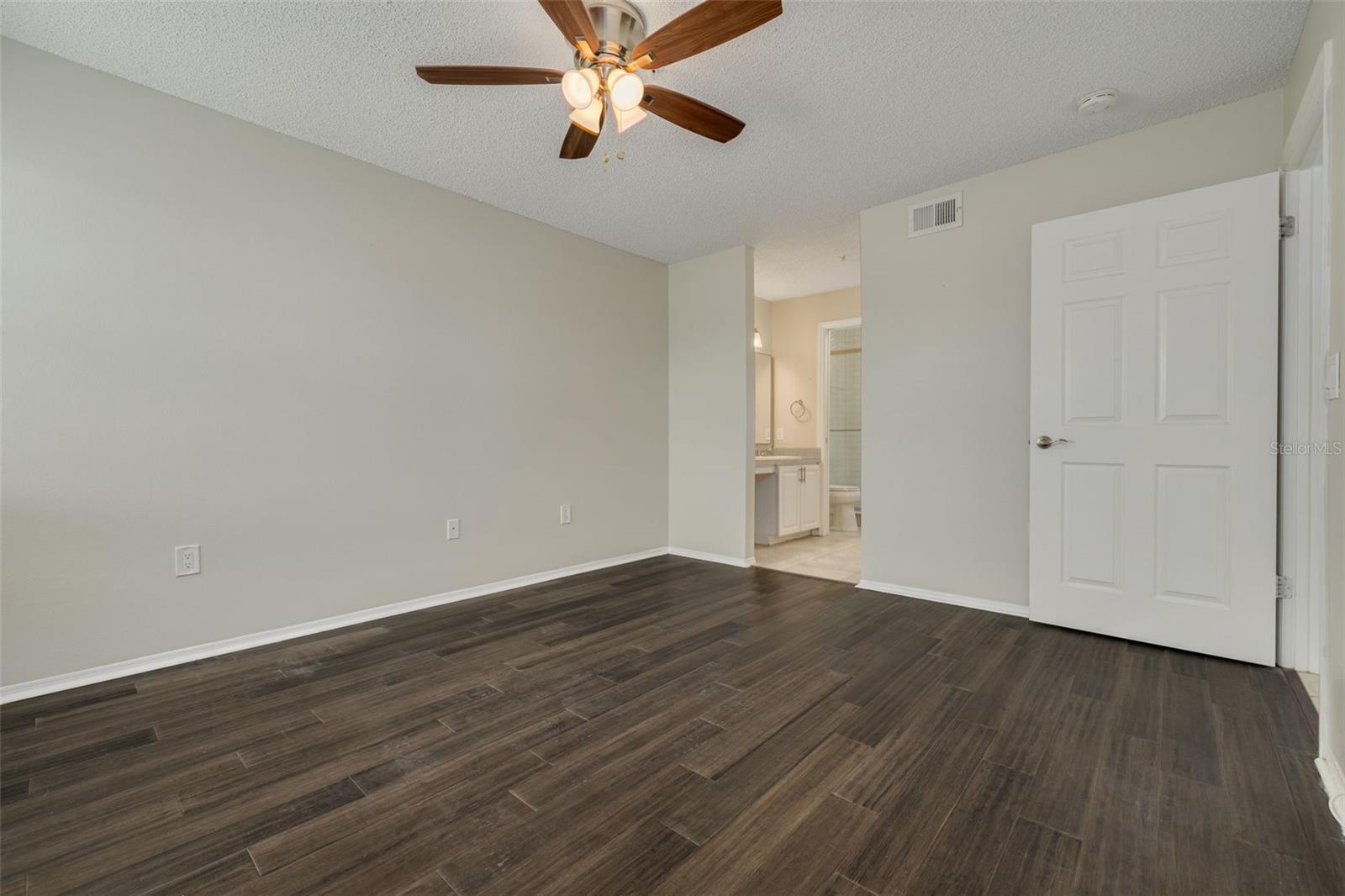 2400 FEATHER SOUND DR #914 — photo 24