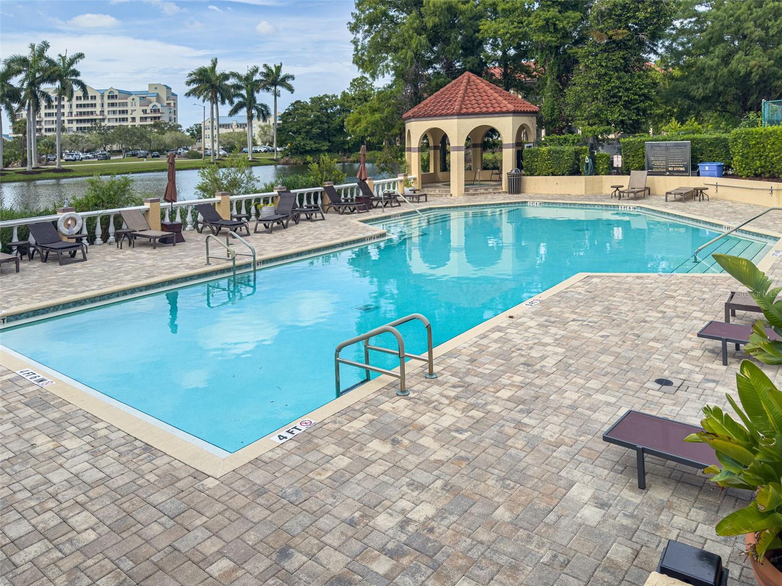 2400 FEATHER SOUND DR #914 — photo 41
