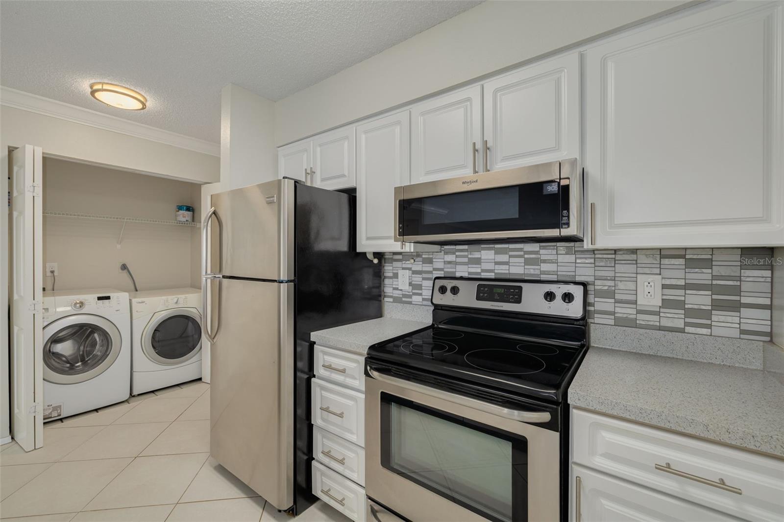 2400 FEATHER SOUND DR #914 — photo 18