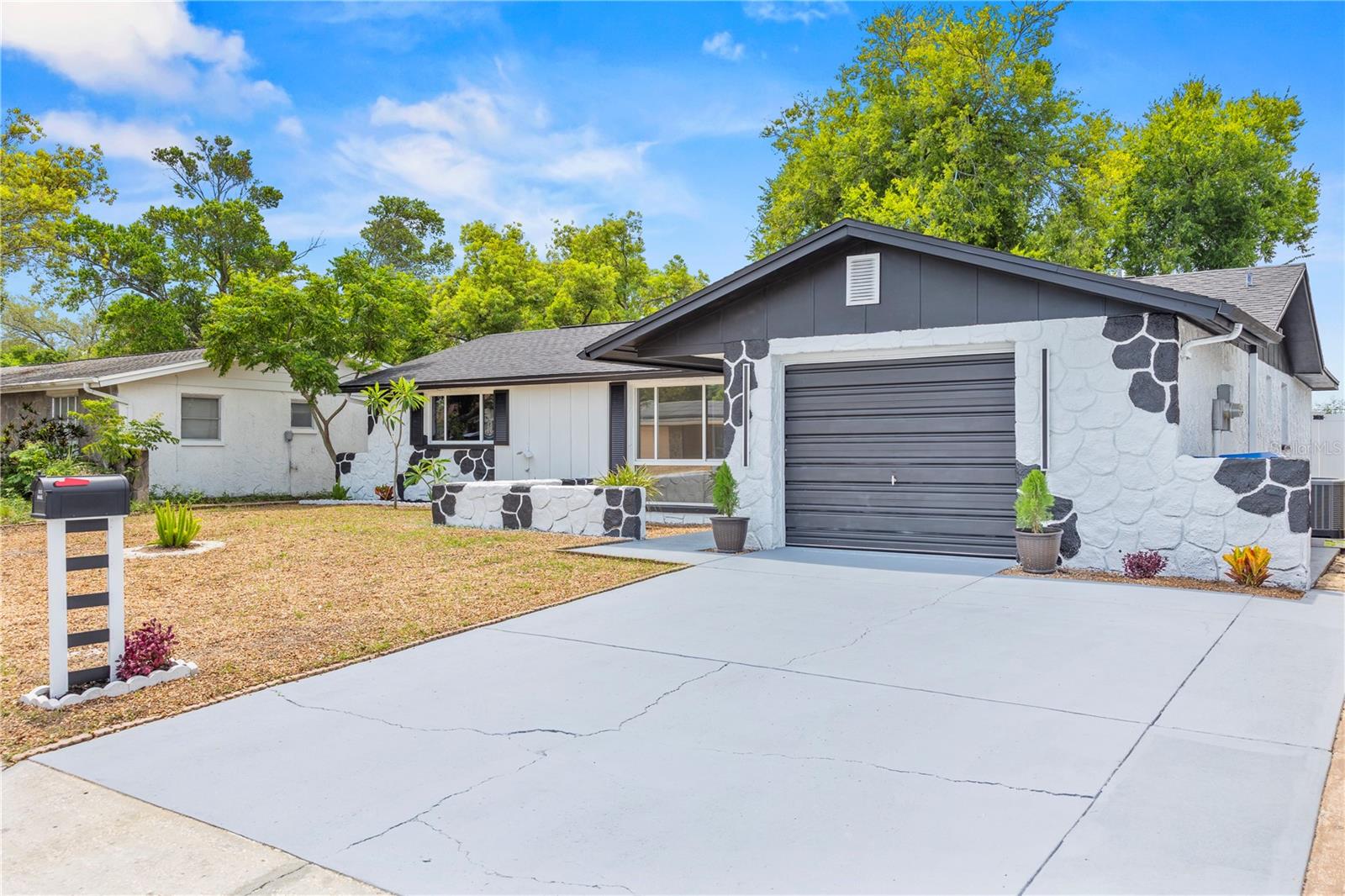 6820 EL CAMINO PALOMA ST — photo 15