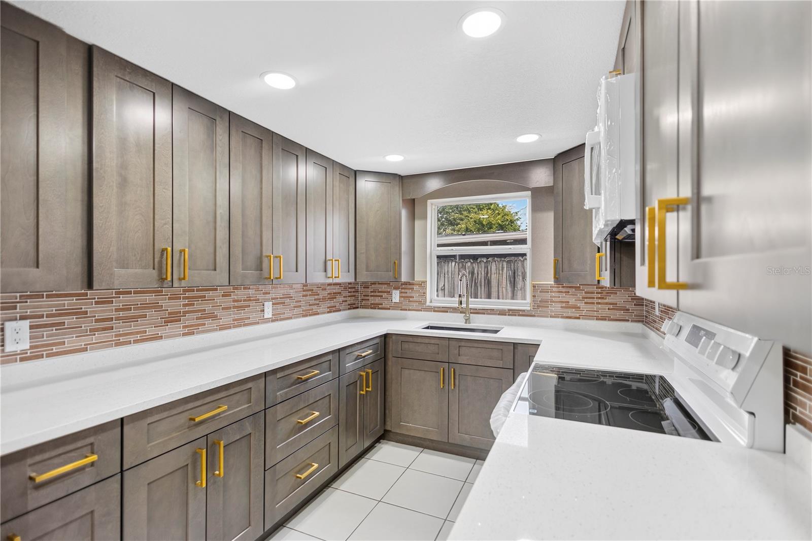 6820 EL CAMINO PALOMA ST — photo 24