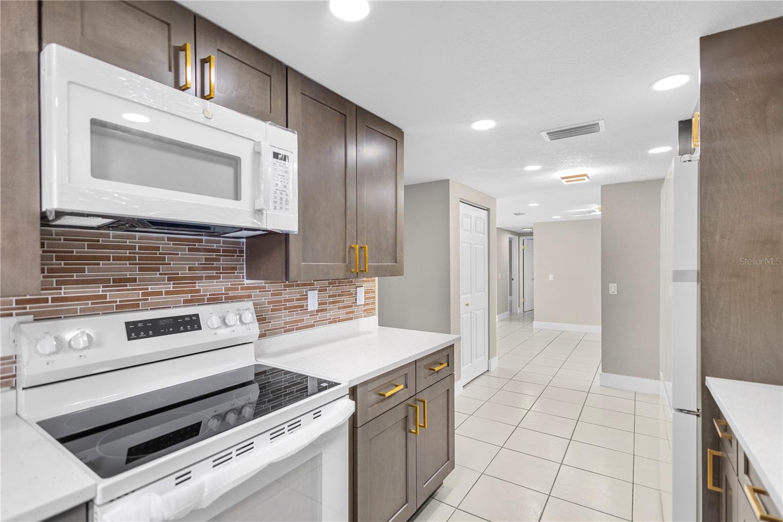 6820 EL CAMINO PALOMA ST — photo 25