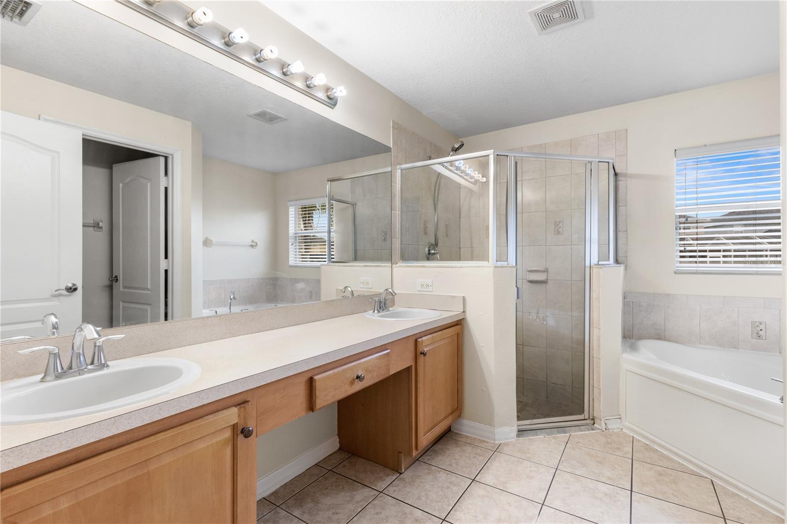 20011 NOB OAK AVE — photo 11