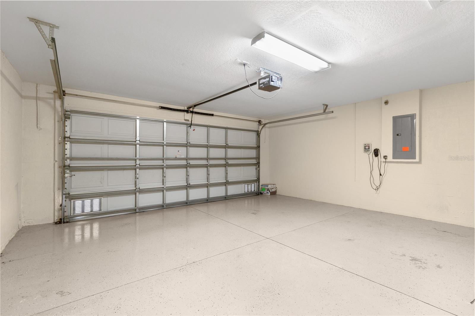 20011 NOB OAK AVE — photo 15