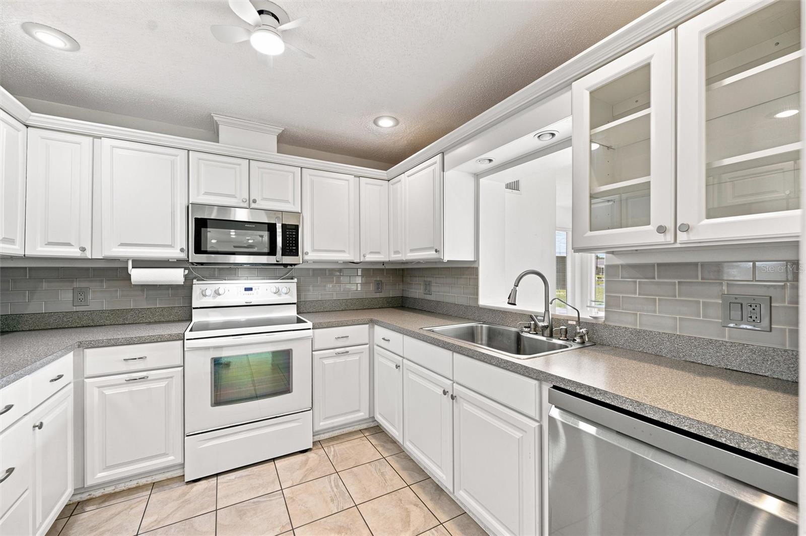 1811 MILFORD CIR — photo 24