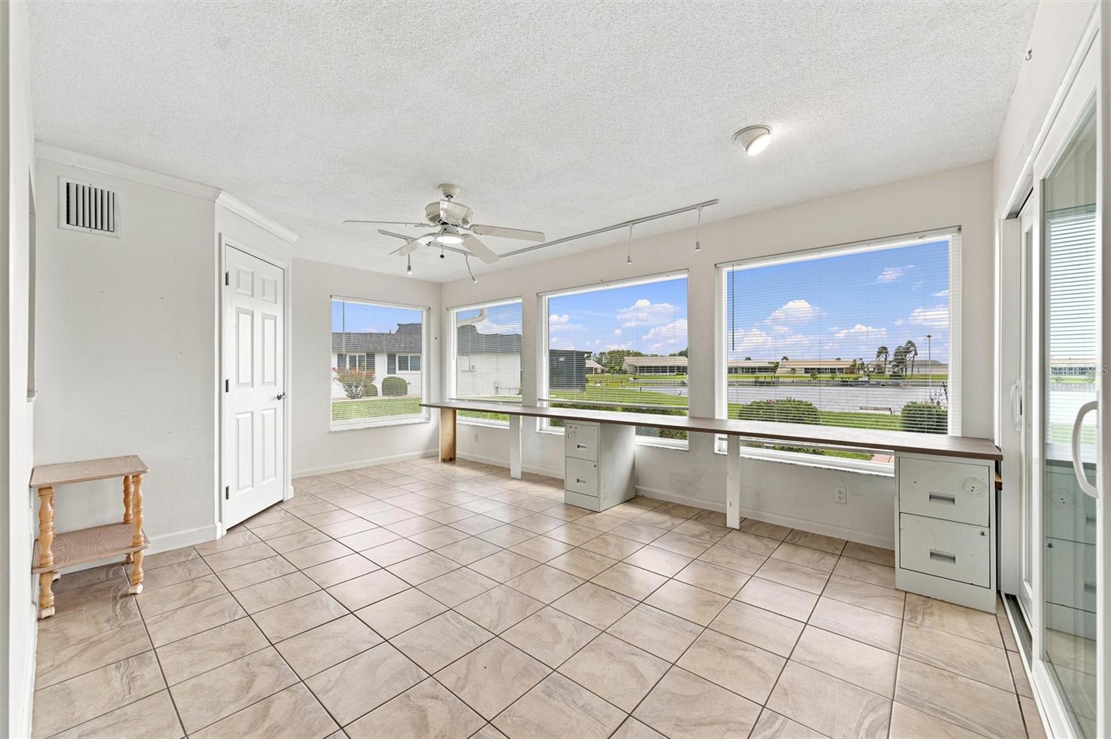 1811 MILFORD CIR — photo 12