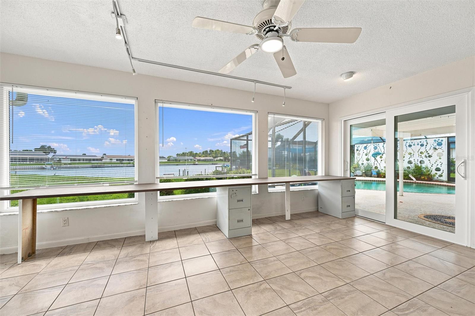 1811 MILFORD CIR — photo 13