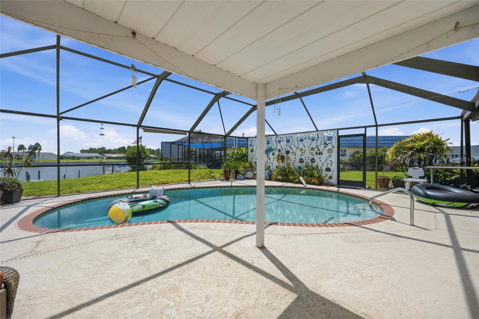 1811 MILFORD CIR — photo 38