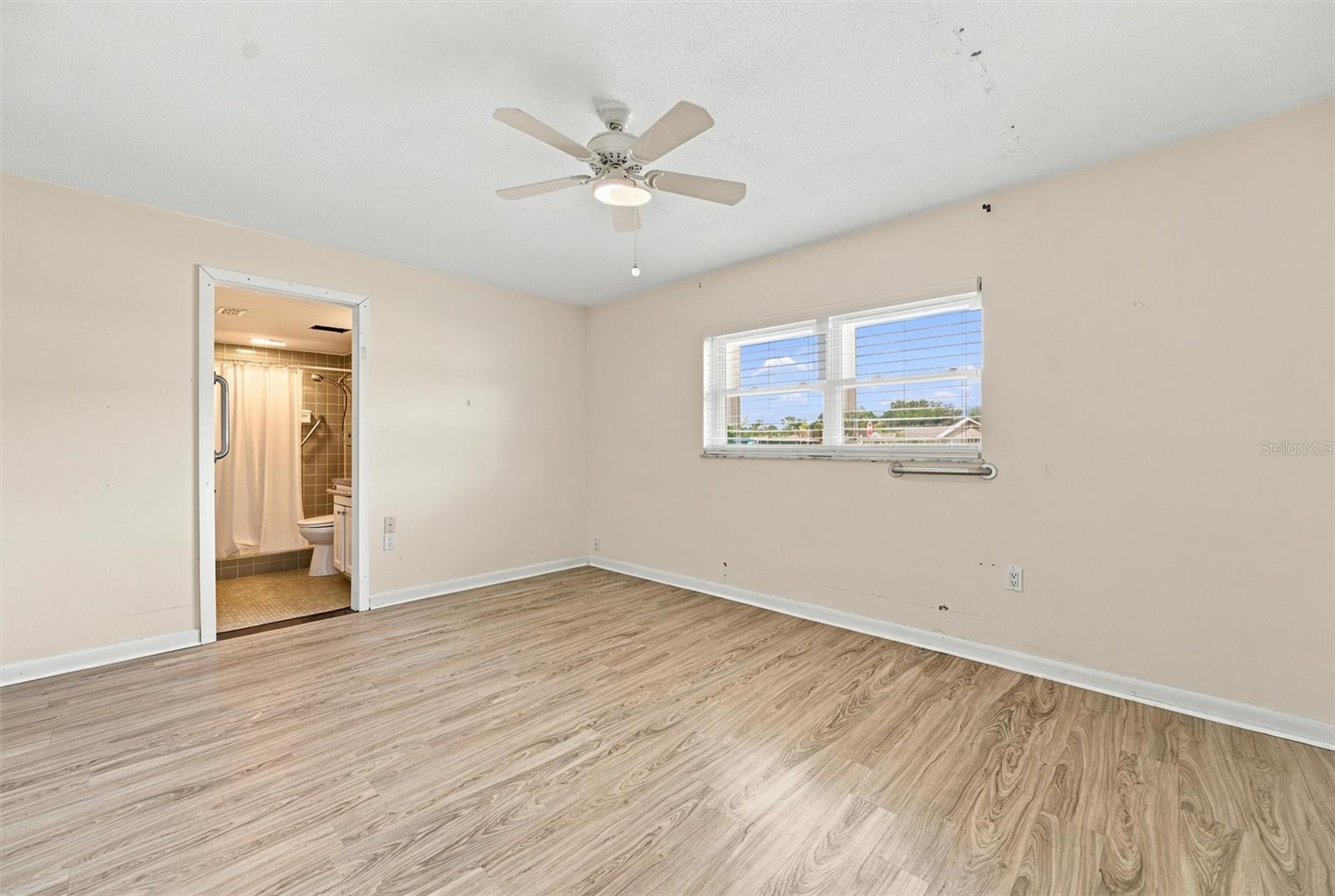 1811 MILFORD CIR — photo 32