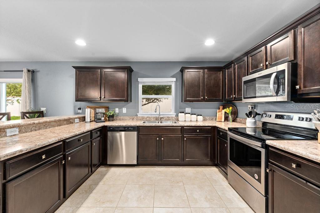 10427 RIVERCREST DR — photo 3