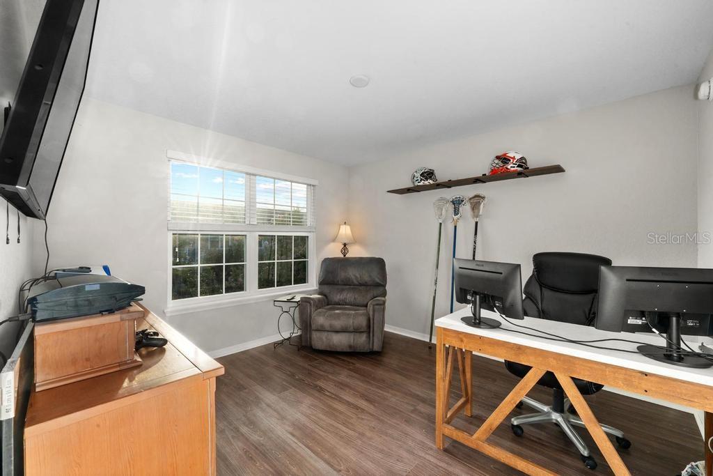 10427 RIVERCREST DR — photo 21