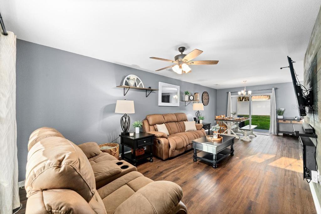 10427 RIVERCREST DR — photo 9