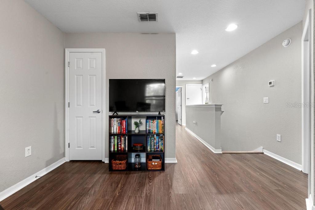 10427 RIVERCREST DR — photo 15