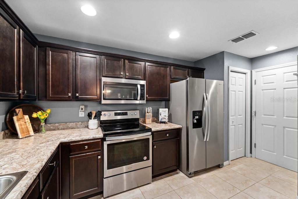 10427 RIVERCREST DR — photo 11