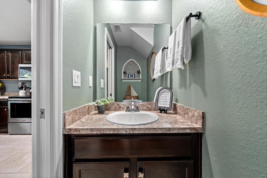 10427 RIVERCREST DR — photo 13