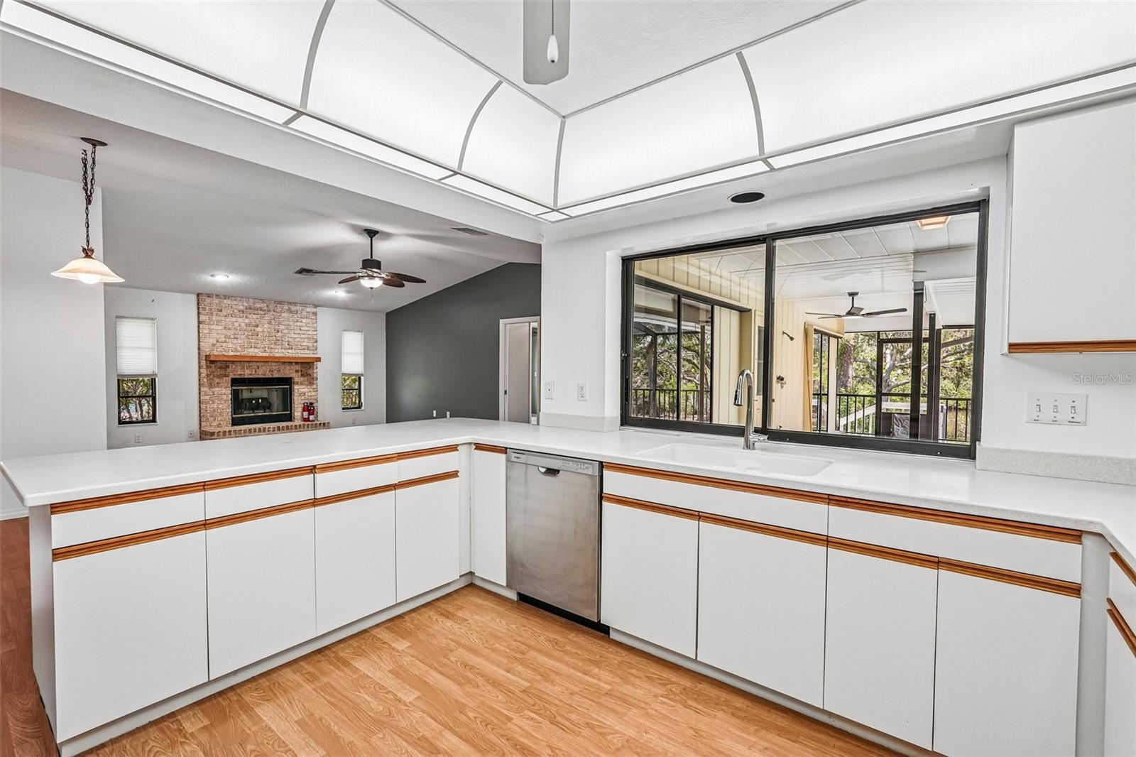 1305 SORRENTO WOODS BLVD — photo 13