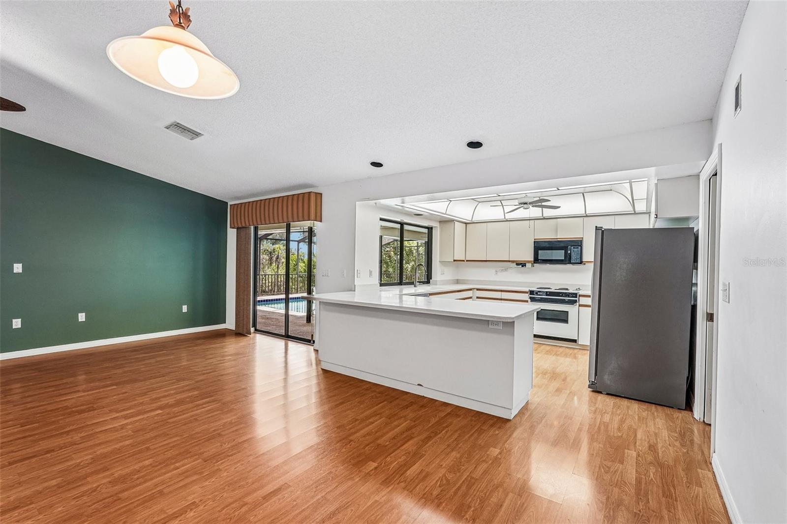 1305 SORRENTO WOODS BLVD — photo 11