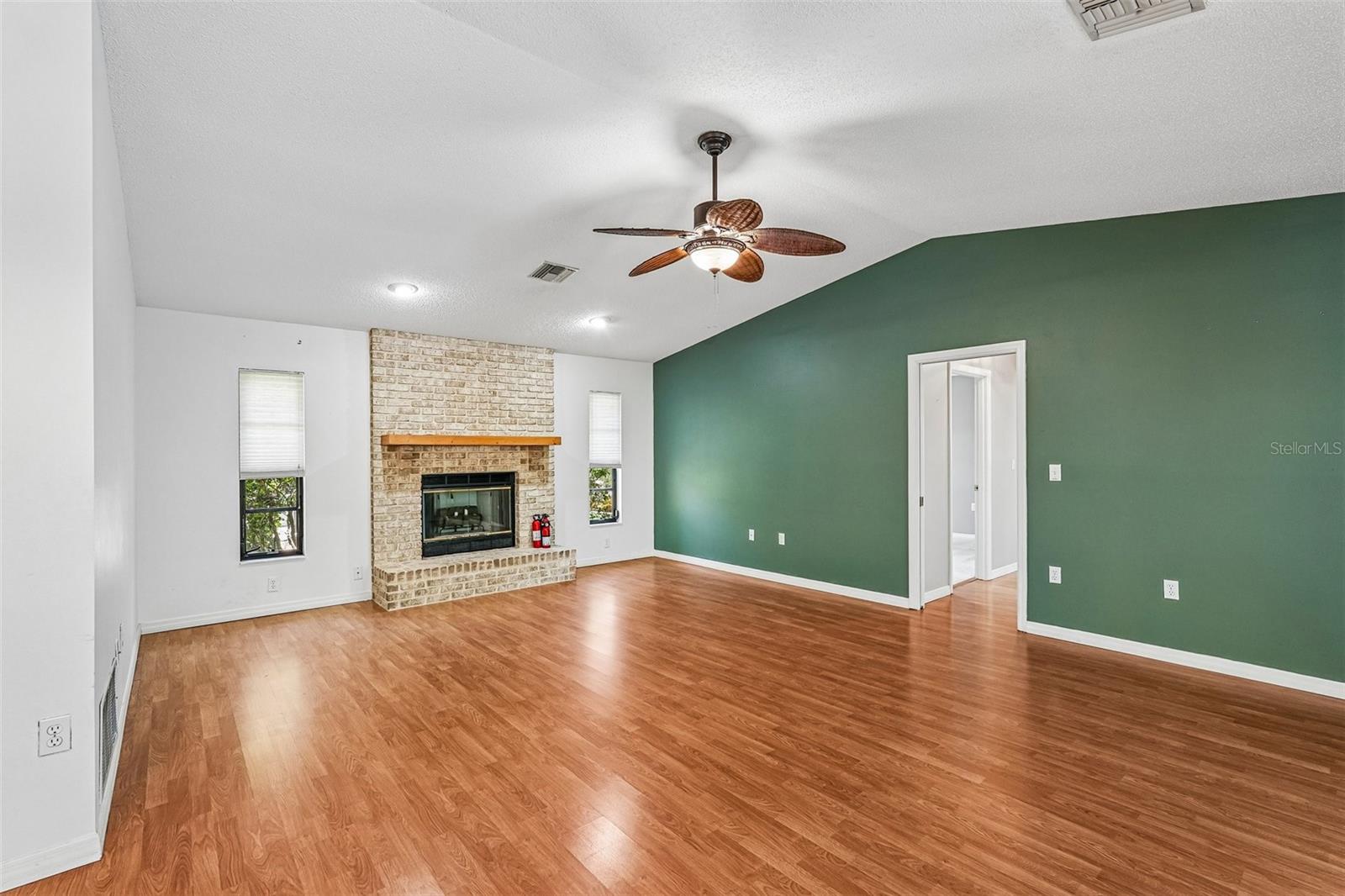 1305 SORRENTO WOODS BLVD — photo 15