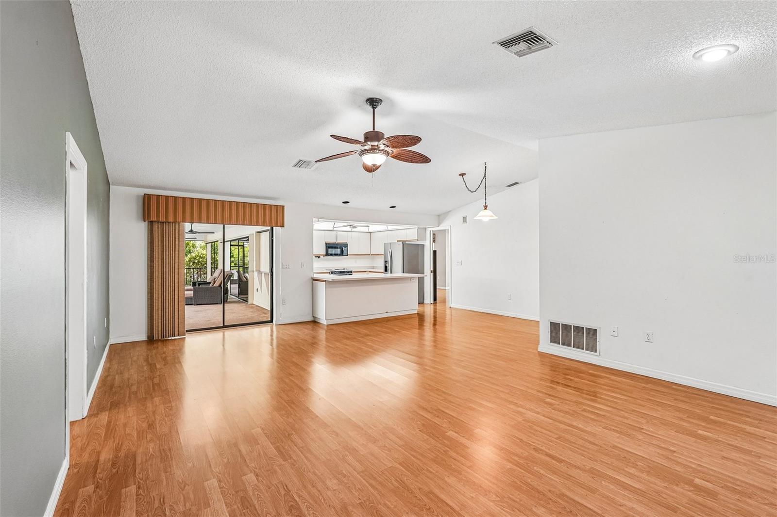 1305 SORRENTO WOODS BLVD — photo 17