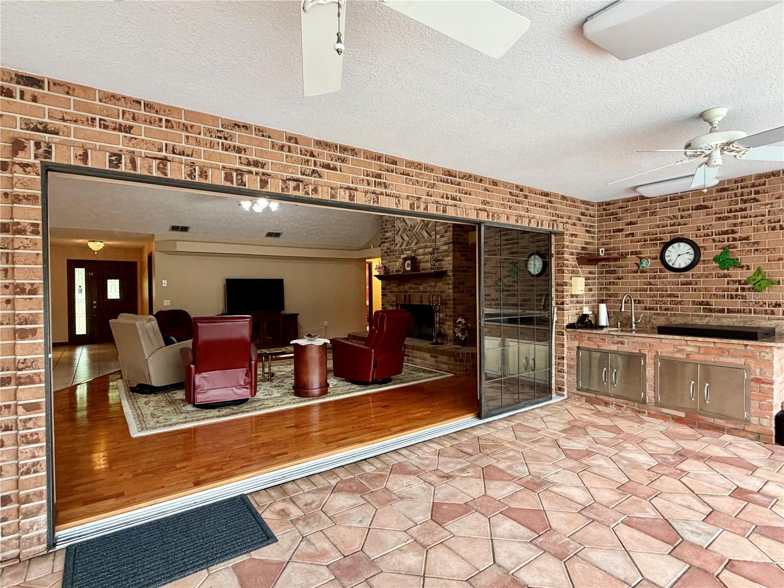 411 SUMMIT CHASE DR — photo 38