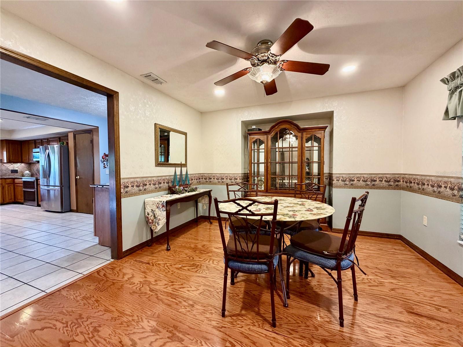 411 SUMMIT CHASE DR — photo 8
