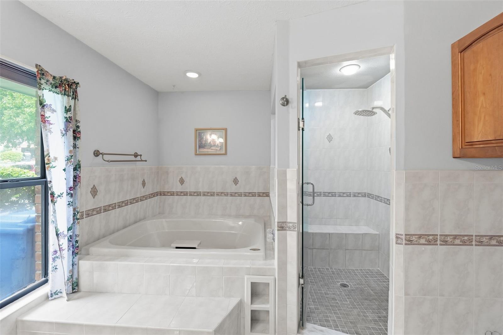 411 SUMMIT CHASE DR — photo 24