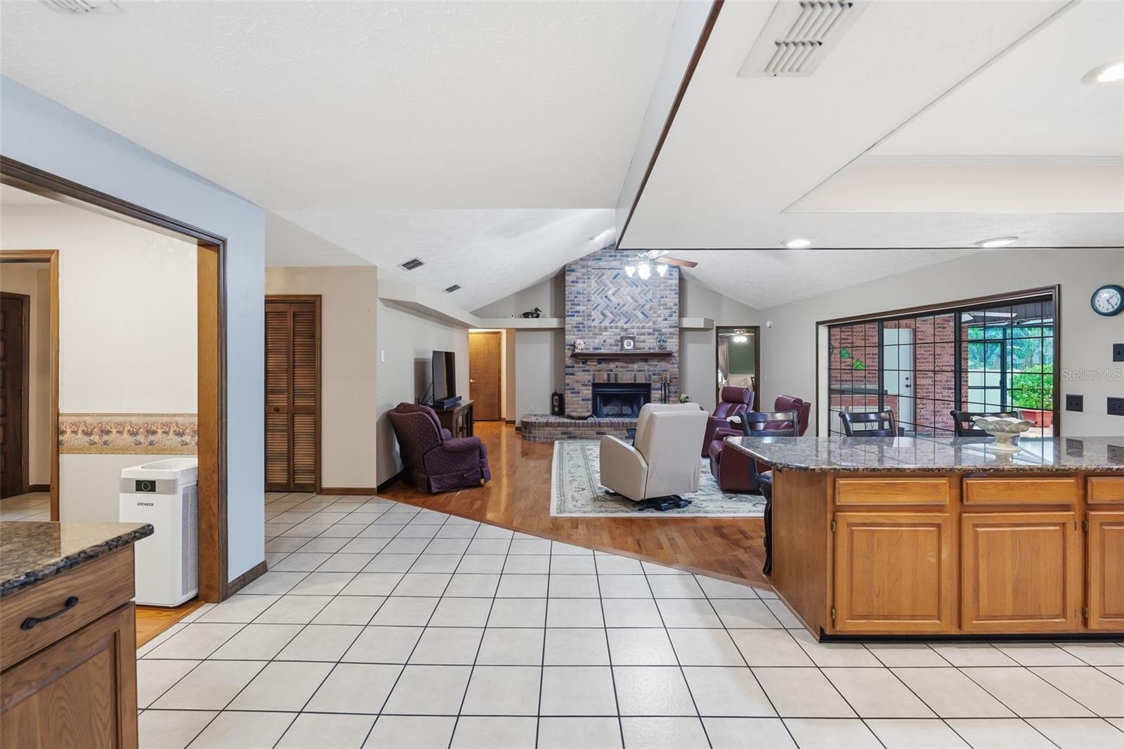411 SUMMIT CHASE DR — photo 14