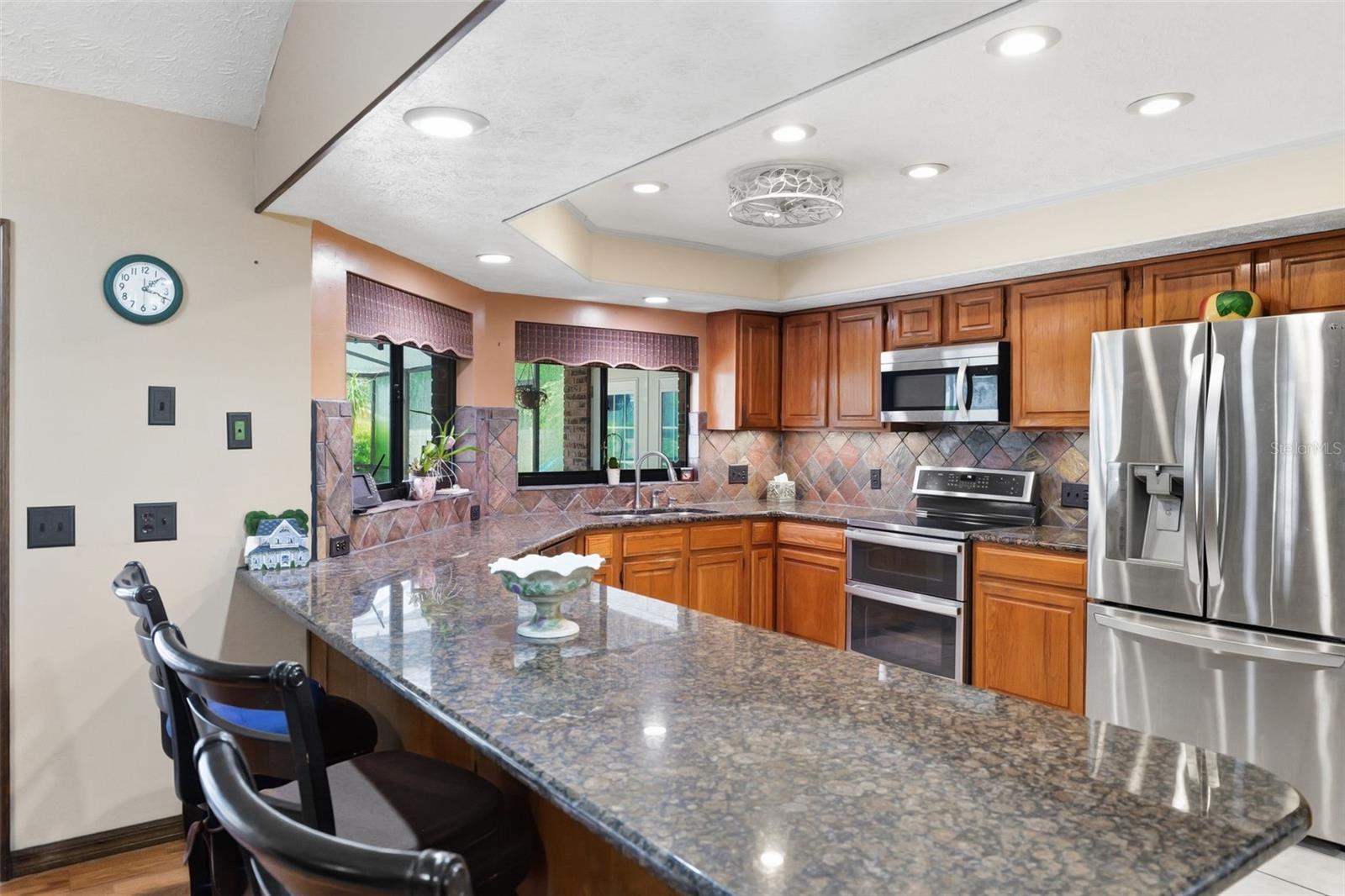 411 SUMMIT CHASE DR — photo 13