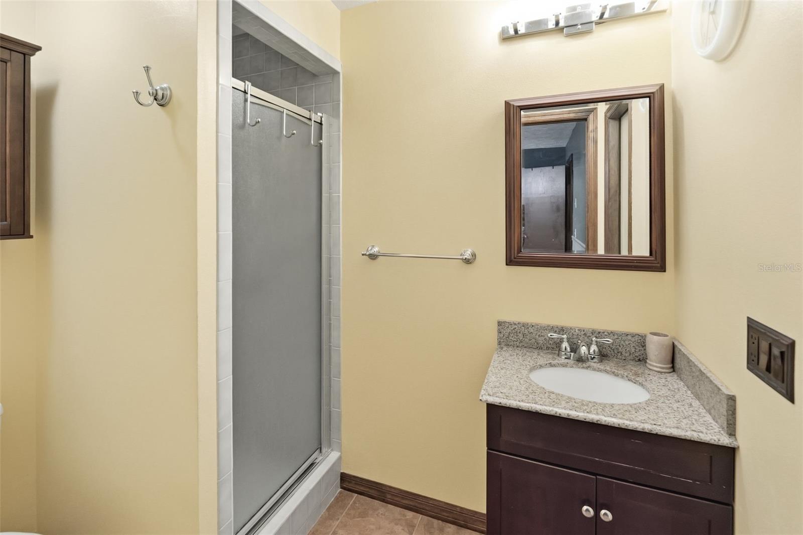 411 SUMMIT CHASE DR — photo 33
