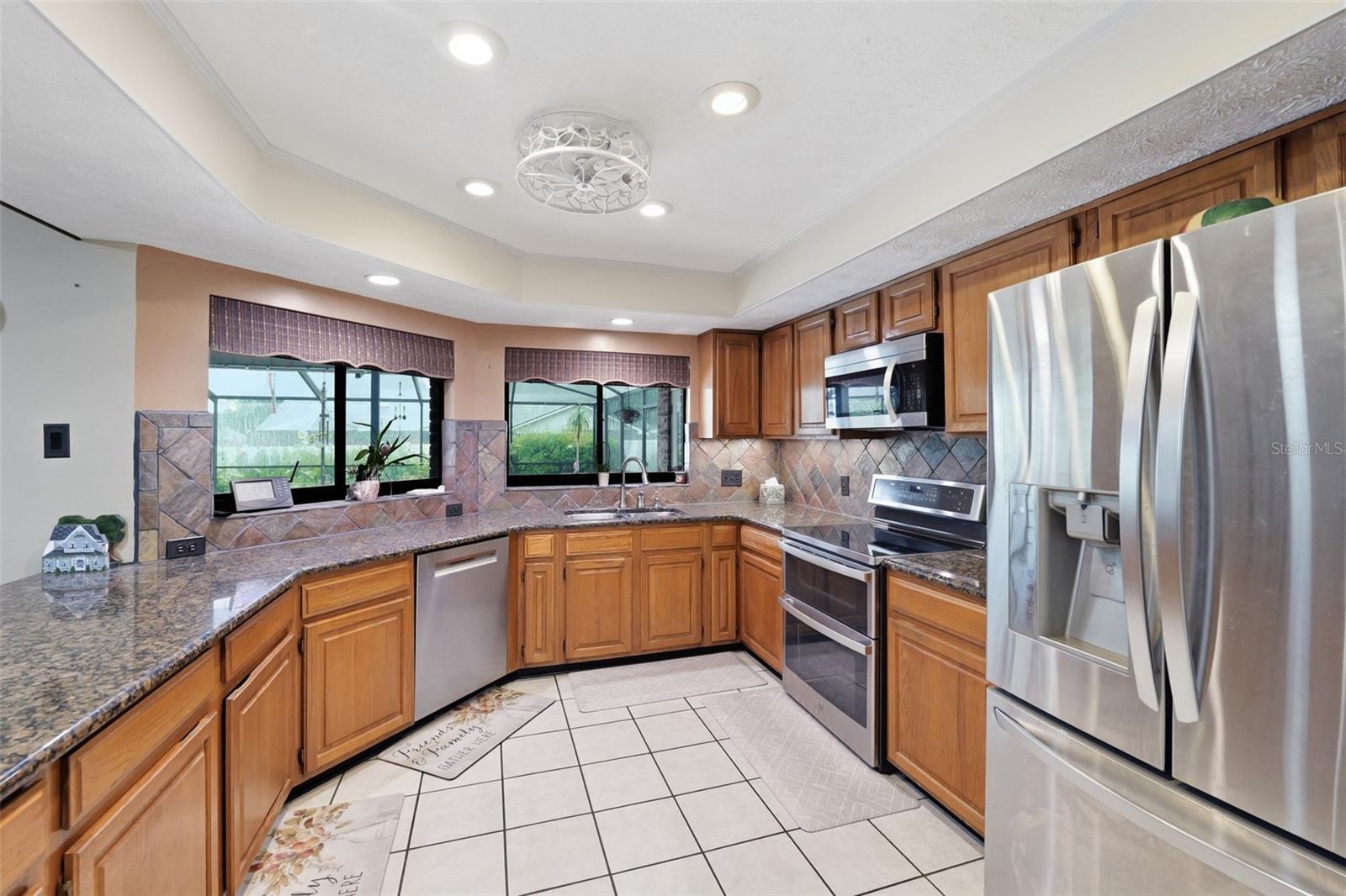 411 SUMMIT CHASE DR — photo 20