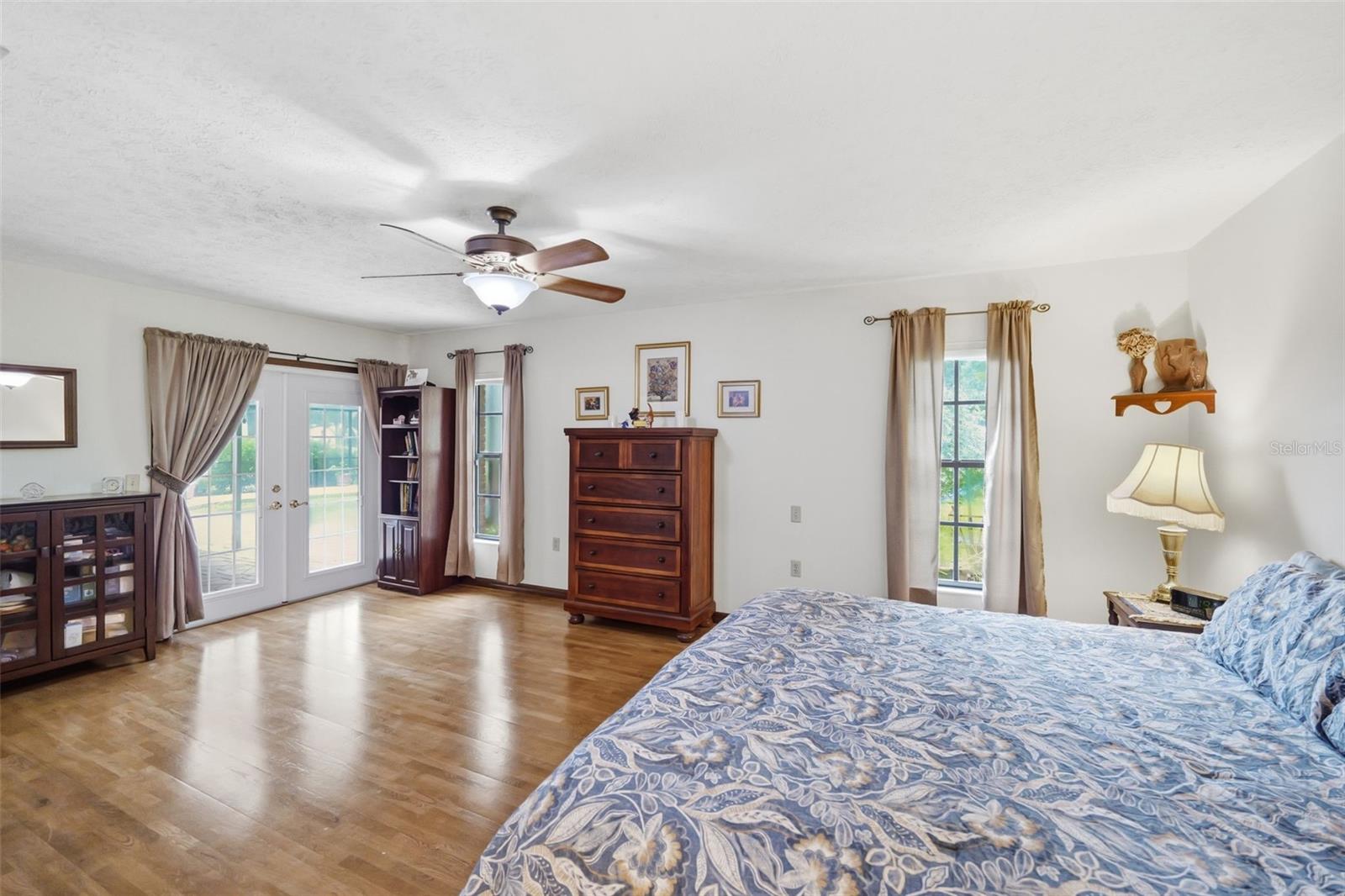 411 SUMMIT CHASE DR — photo 22