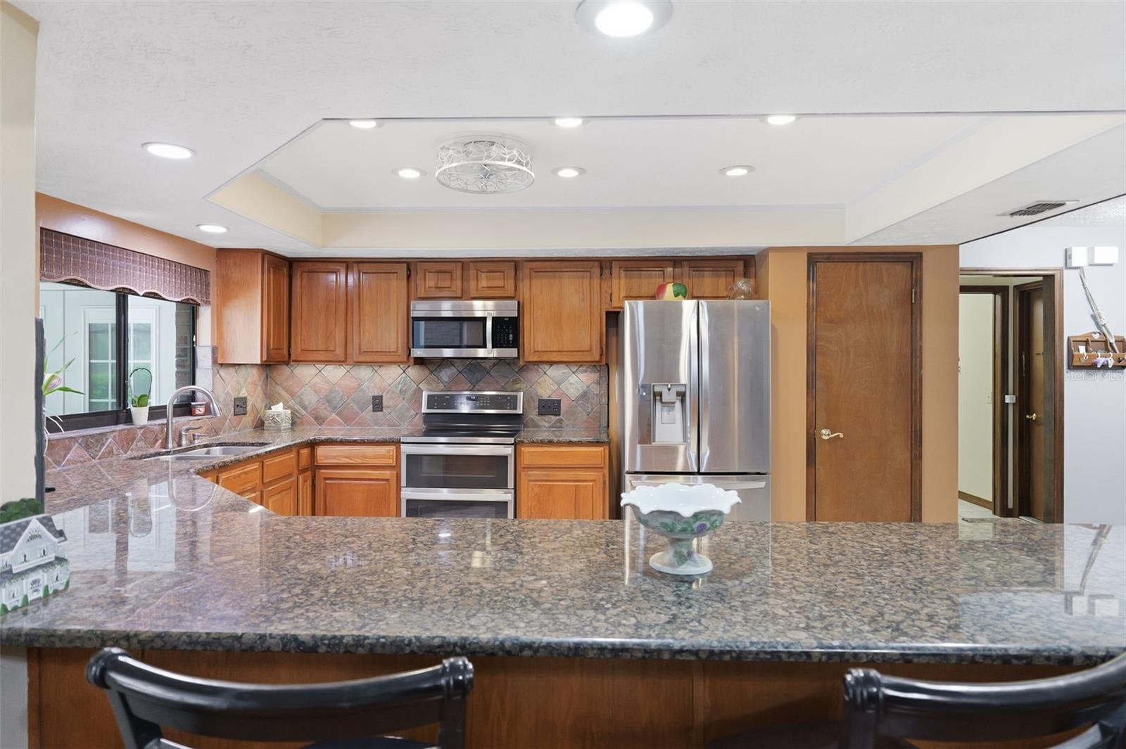 411 SUMMIT CHASE DR — photo 17