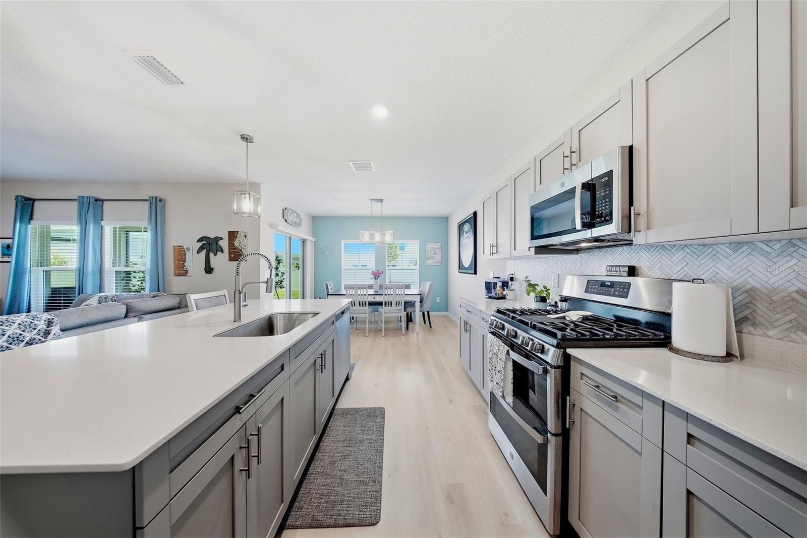 12953 CAMARILLO PL — photo 13