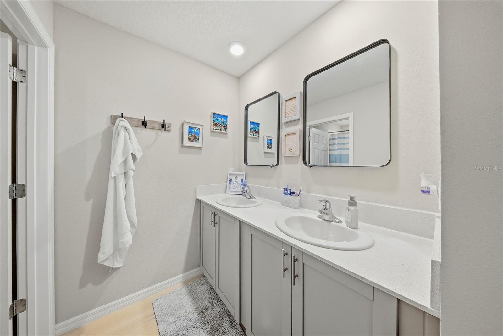 12953 CAMARILLO PL — photo 29