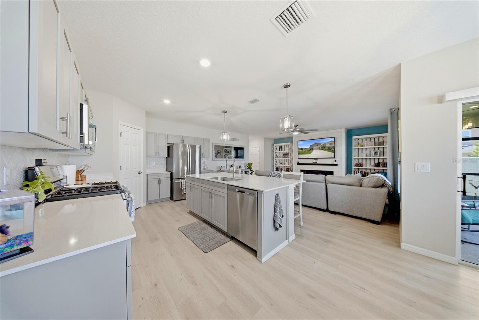 12953 CAMARILLO PL — photo 12