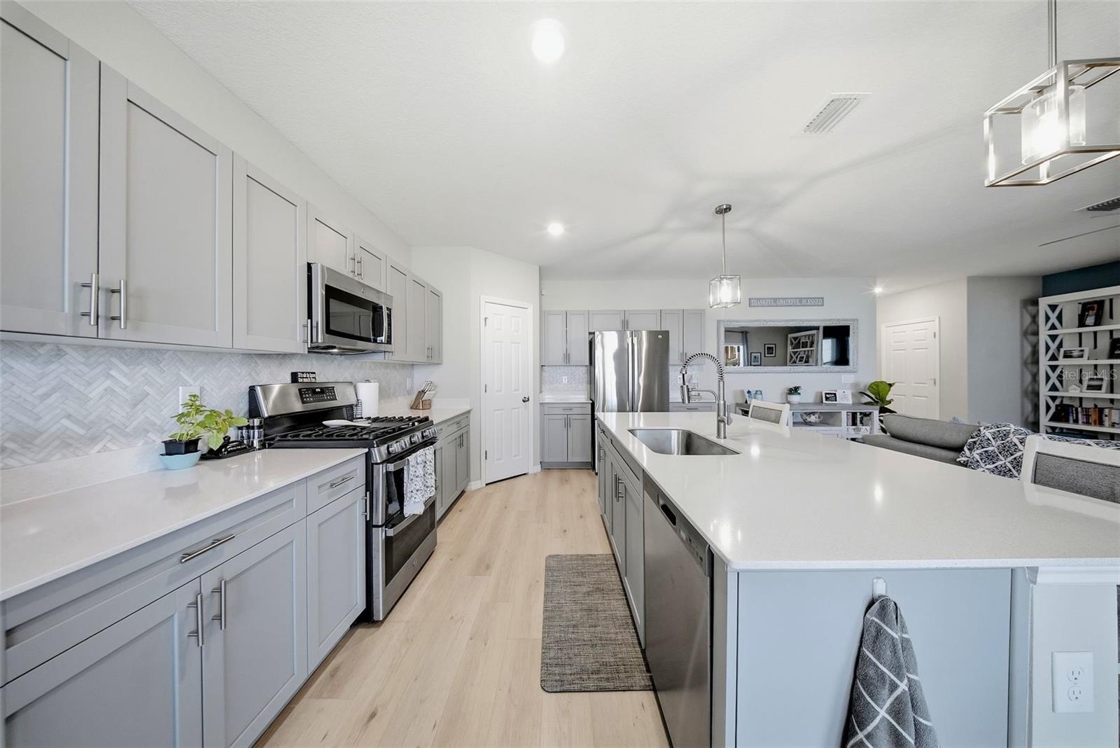12953 CAMARILLO PL — photo 3