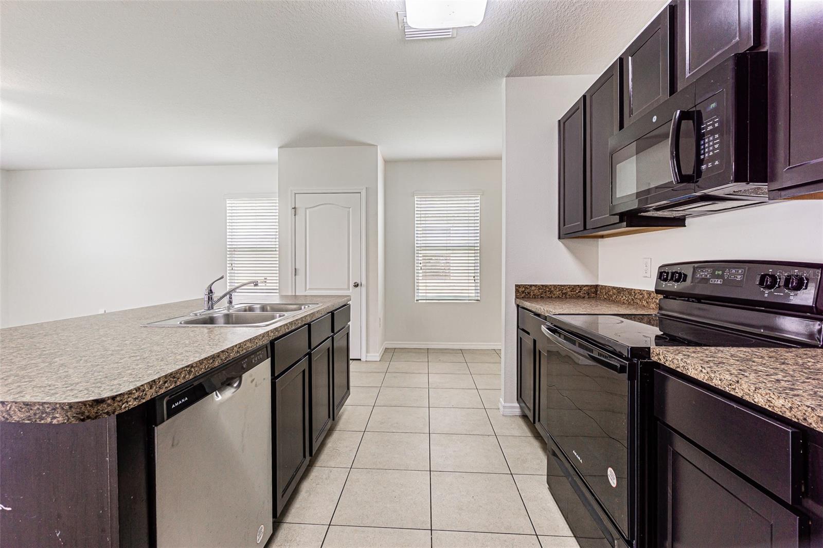 10536 WHISPERING HAMMOCK DR — photo 7