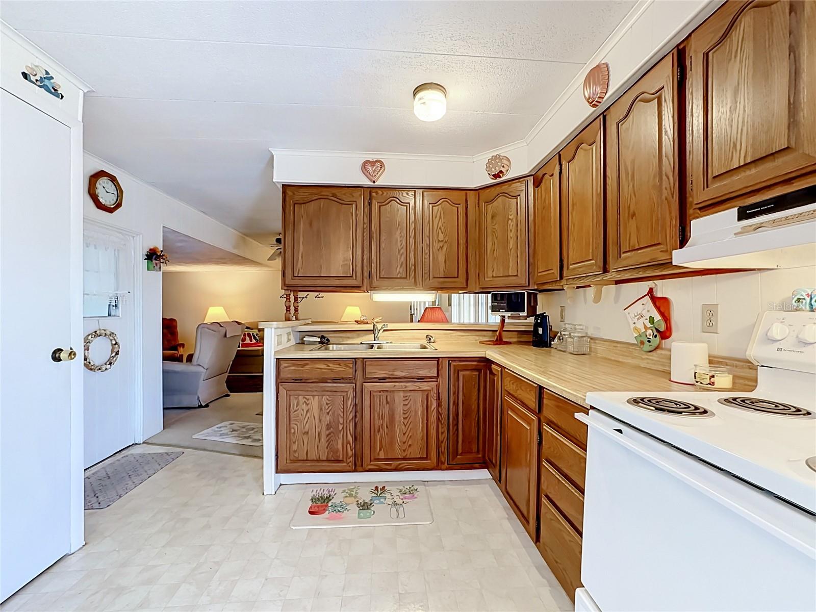 420 49TH ST E #100 — photo 8
