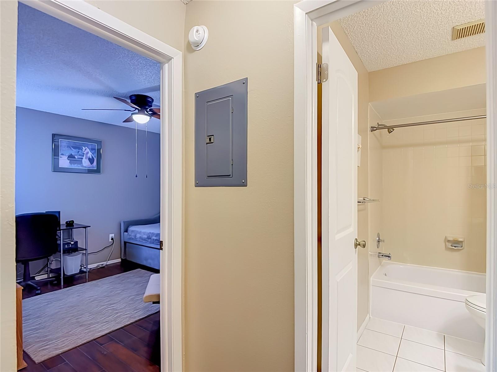 13130 GREENVIEW CT — photo 33
