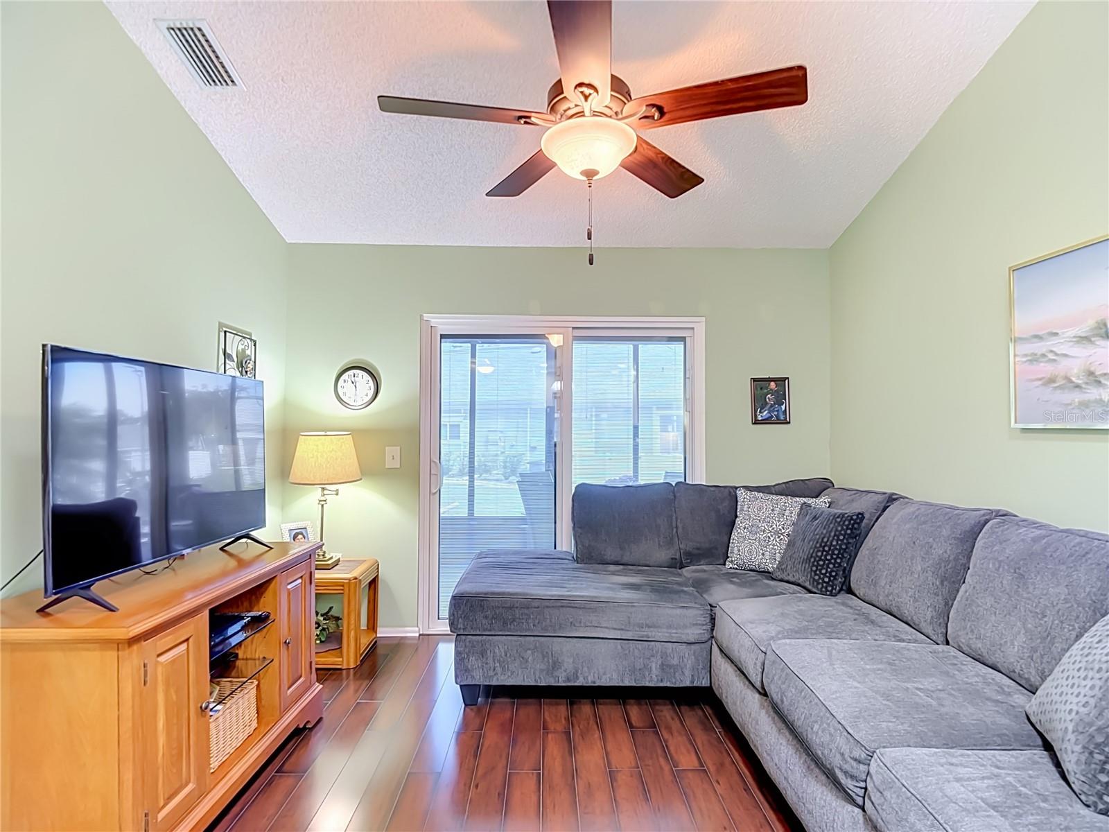 13130 GREENVIEW CT — photo 9