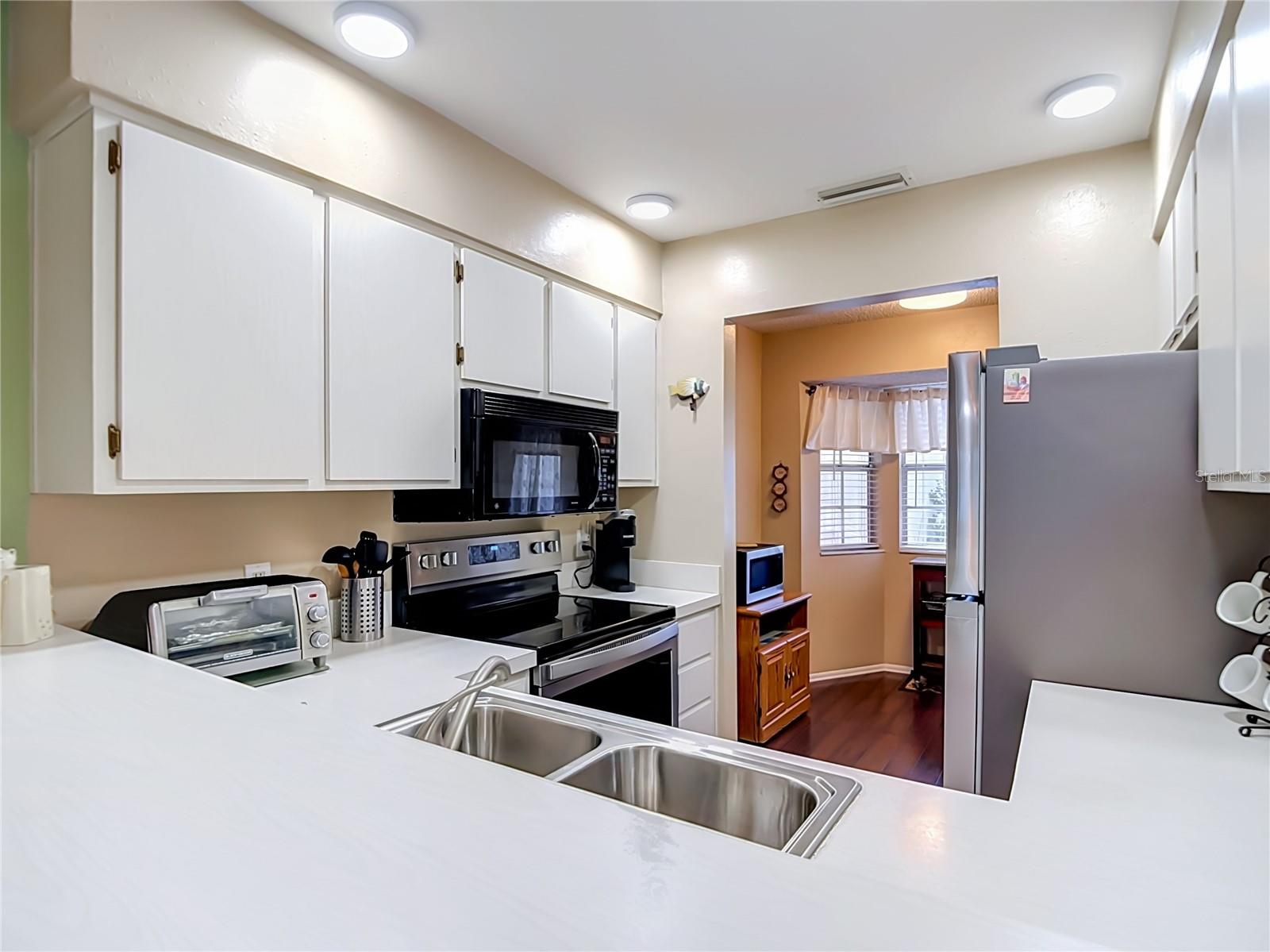 13130 GREENVIEW CT — photo 22