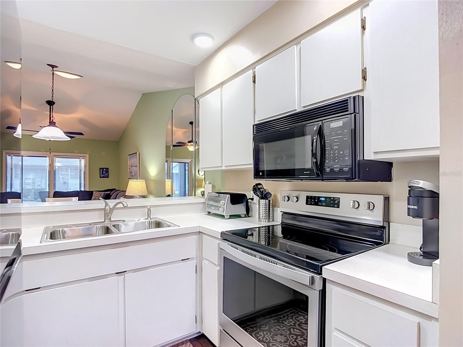 13130 GREENVIEW CT — photo 21